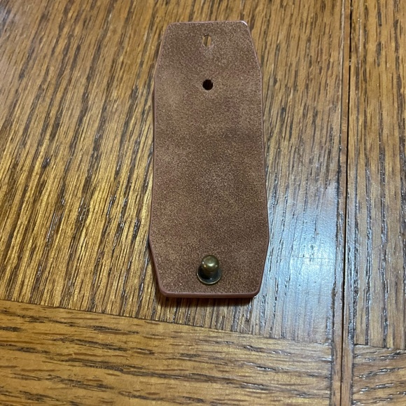 Light Brown Leather Cord Holder - NEW - Picture 2 of 3